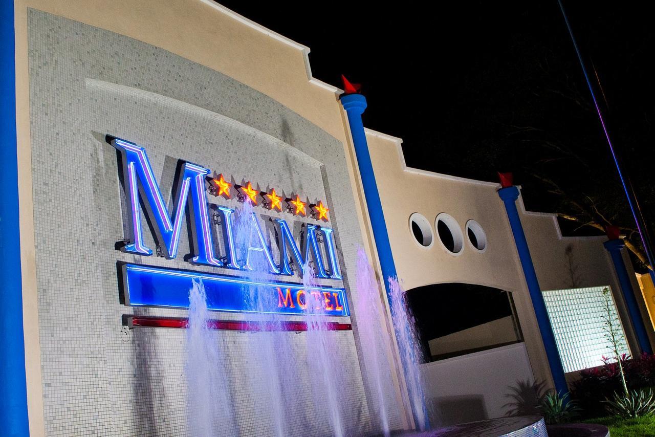 Miami Motel (Adults Only) 平达莫尼扬加巴 外观 照片